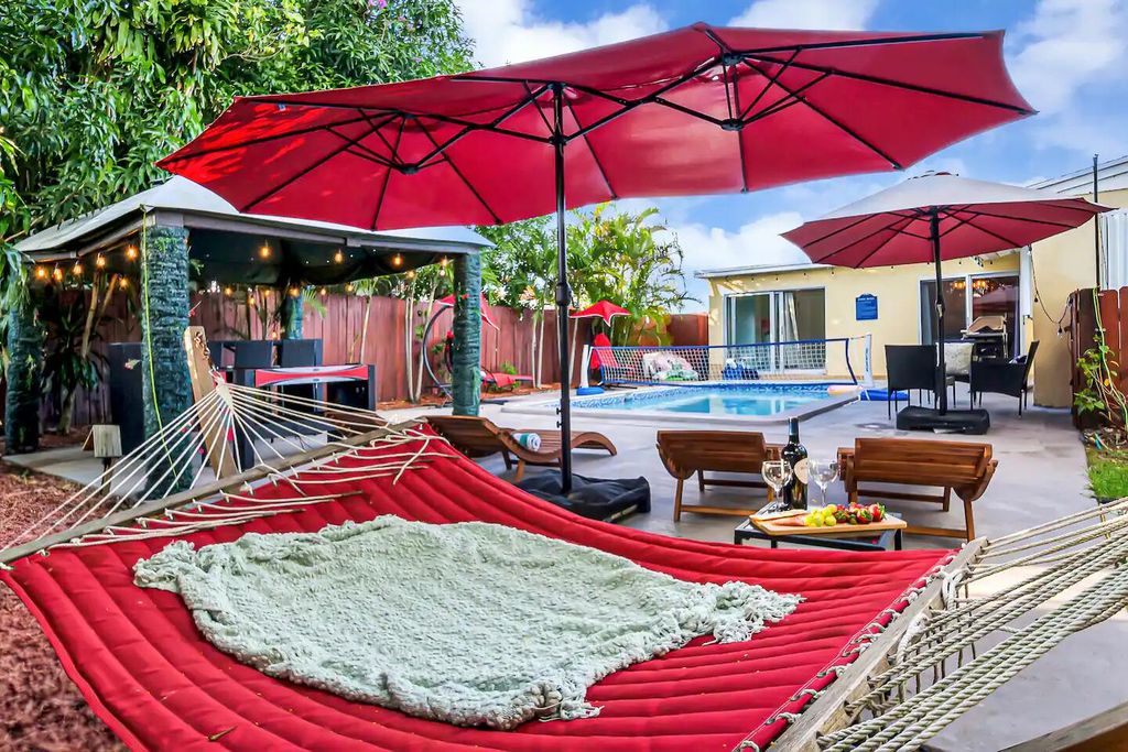 4310 Applecrest Drive, Palm Beach Gardens, FL 33410