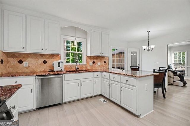 489 Broadstone Way NW, Acworth, GA 30101