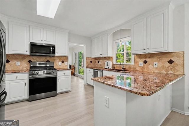 489 Broadstone Way NW, Acworth, GA 30101