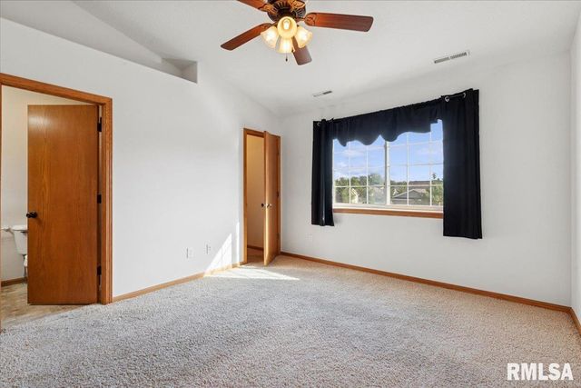 5910 AUSTIN Avenue, Davenport, IA 52804