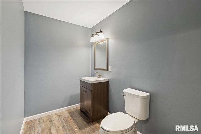 5910 AUSTIN Avenue, Davenport, IA 52804