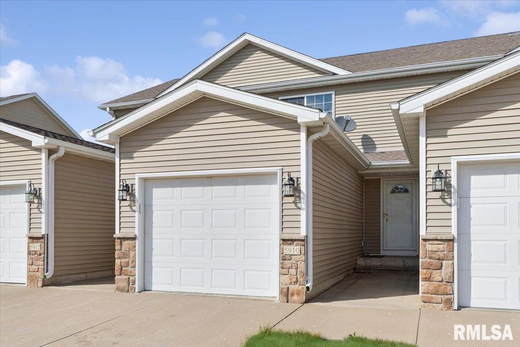 5910 AUSTIN Avenue, Davenport, IA 52804