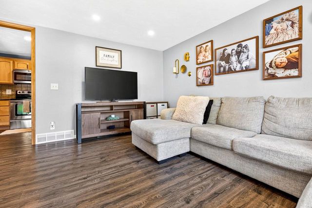 513 JEFFREY STREET, Combined Locks, WI 54113