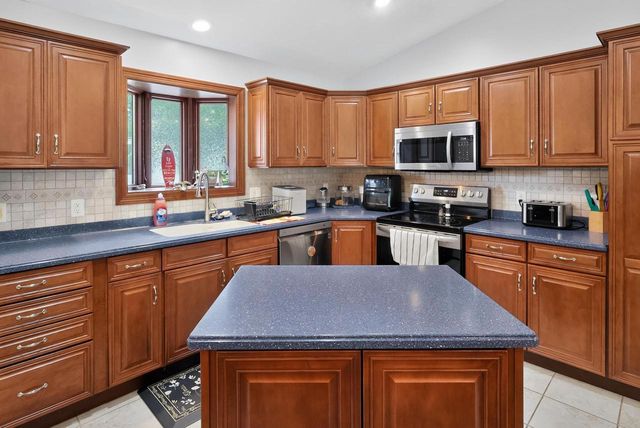 3179 S Davis Drive, Beloit, WI 53511