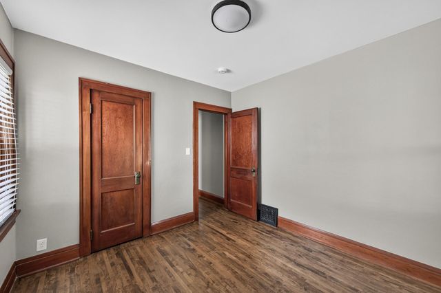 1148 Lane Place, Saint Paul, MN 55106