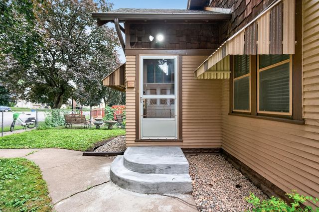 1148 Lane Place, Saint Paul, MN 55106
