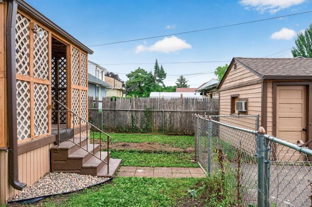 1148 Lane Place, Saint Paul, MN 55106