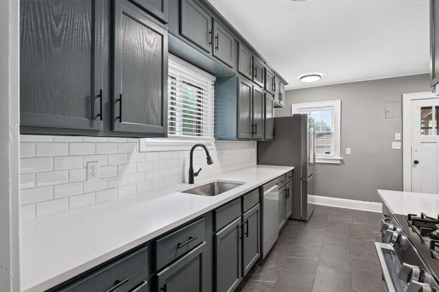 1148 Lane Place, Saint Paul, MN 55106