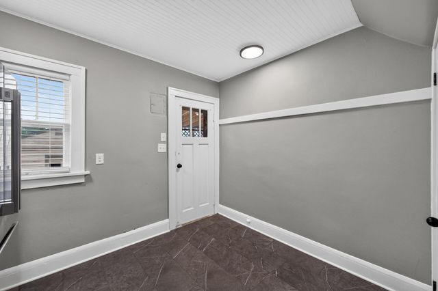 1148 Lane Place, Saint Paul, MN 55106
