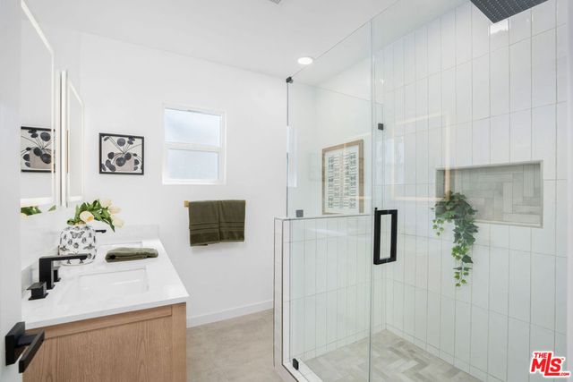 5418 S Rimpau Boulevard, Los Angeles, CA 90043