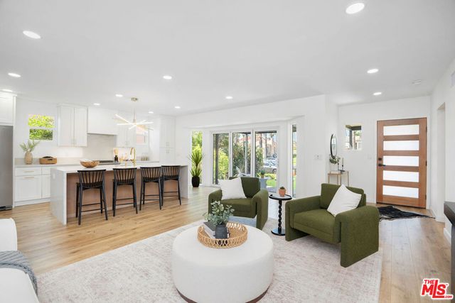 5418 S Rimpau Boulevard, Los Angeles, CA 90043