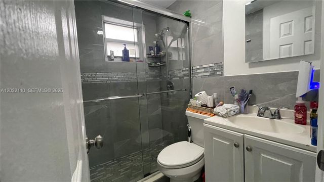1043 NW 2nd St 2, Miami, FL 33128
