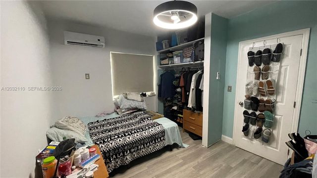 1043 NW 2nd St 2, Miami, FL 33128
