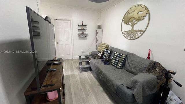 1043 NW 2nd St 2, Miami, FL 33128