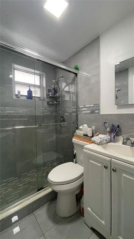 1043 NW 2nd St 2, Miami, FL 33128