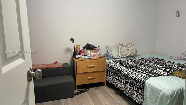 1043 NW 2nd St 2, Miami, FL 33128