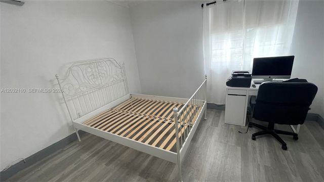 1043 NW 2nd St 2, Miami, FL 33128
