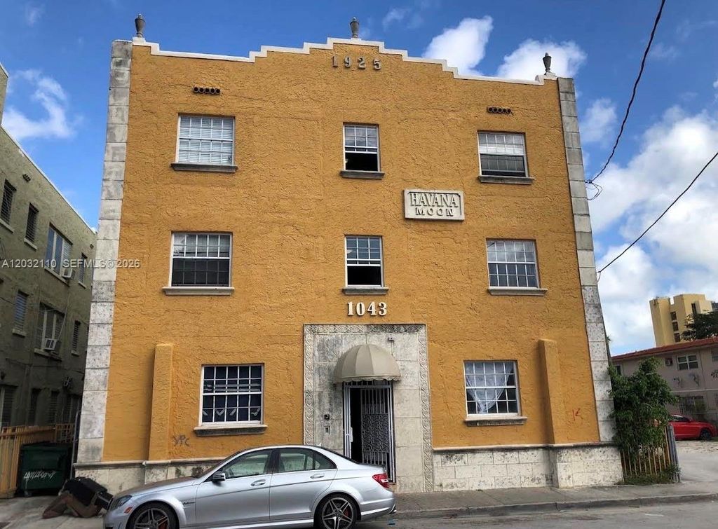 1043 NW 2nd St 2, Miami, FL 33128