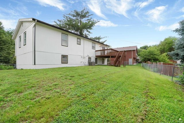 1300 Frontier Lane, Manhattan, KS 66503