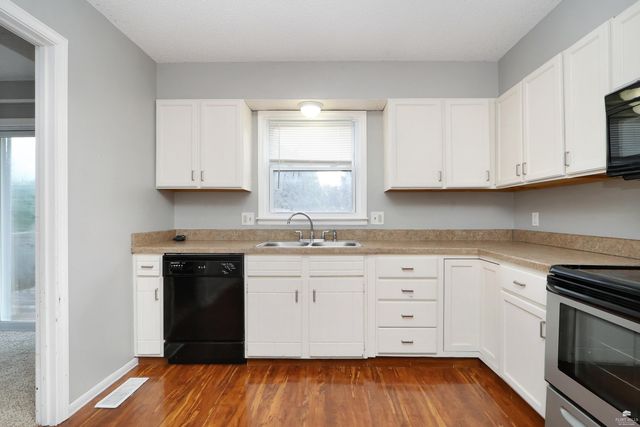 1300 Frontier Lane, Manhattan, KS 66503