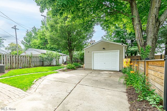 2222 Wyandotte Avenue, Lakewood, OH 44107