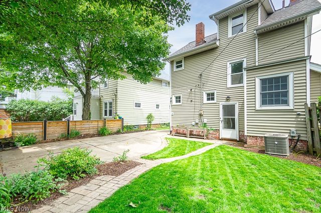 2222 Wyandotte Avenue, Lakewood, OH 44107