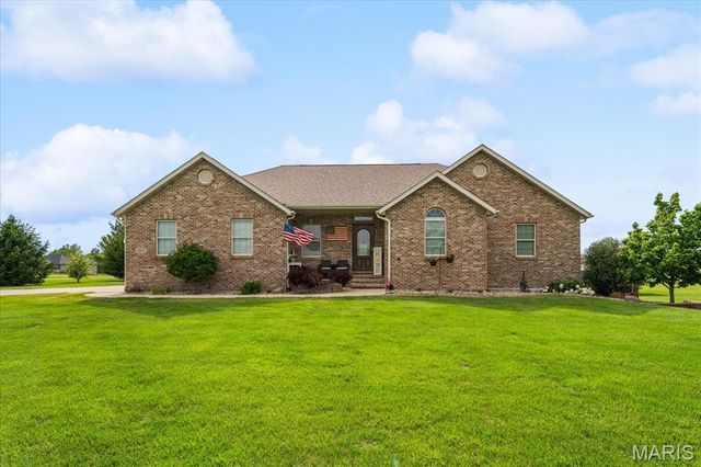 3527 Boomerang Drive, Marine, IL 62061