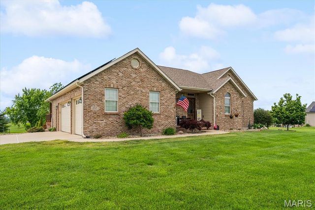 3527 Boomerang Drive, Marine, IL 62061