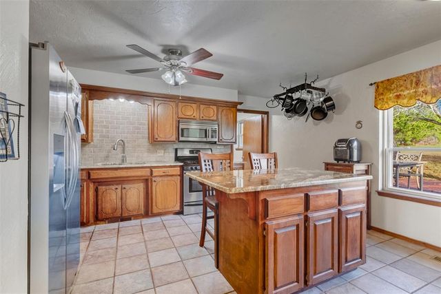 3412 S Division Street, Guthrie, OK 73044