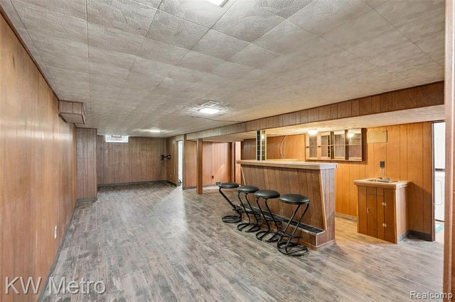 26391 Margareta, Redford, MI 48240