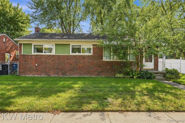 26391 Margareta, Redford, MI 48240