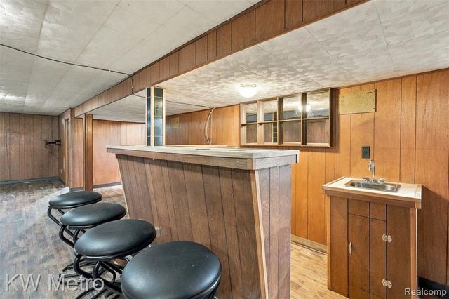 26391 Margareta, Redford, MI 48240