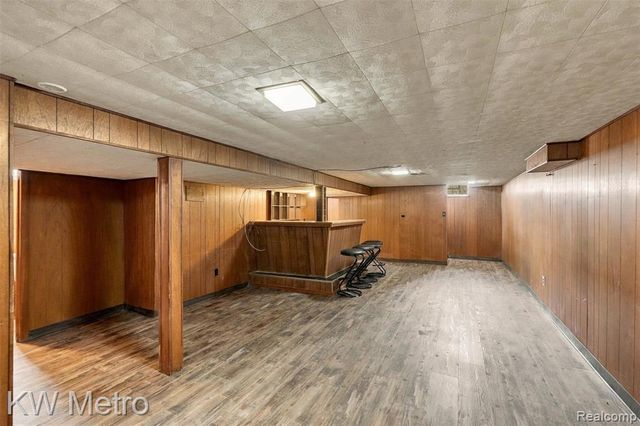 26391 Margareta, Redford, MI 48240
