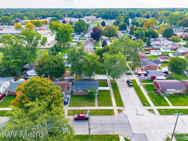 26391 Margareta, Redford, MI 48240