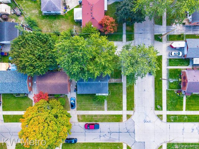 26391 Margareta, Redford, MI 48240