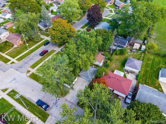 26391 Margareta, Redford, MI 48240