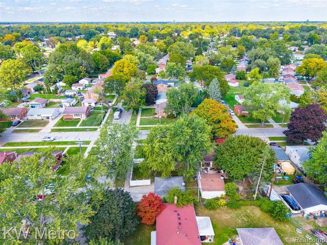 26391 Margareta, Redford, MI 48240
