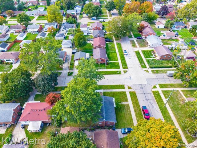 26391 Margareta, Redford, MI 48240