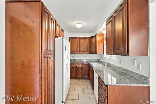 26391 Margareta, Redford, MI 48240