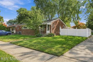 26391 Margareta, Redford, MI 48240