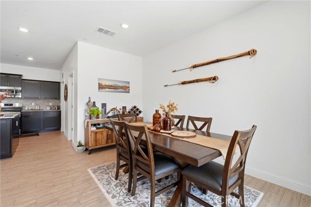 2587 W Heather, Hanford, CA 93230