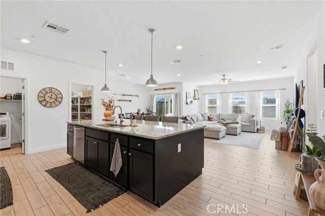 2587 W Heather, Hanford, CA 93230