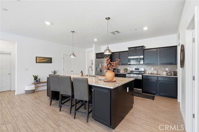 2587 W Heather, Hanford, CA 93230