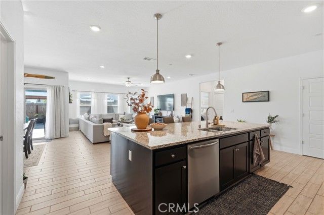 2587 W Heather, Hanford, CA 93230