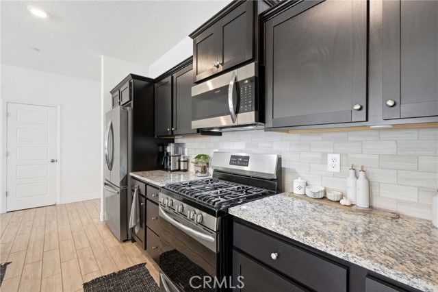 2587 W Heather, Hanford, CA 93230