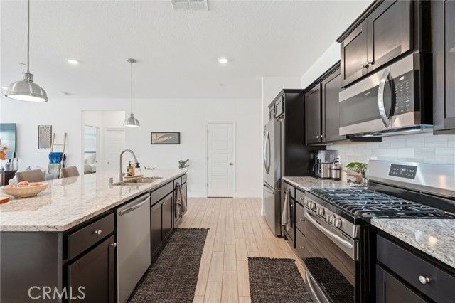 2587 W Heather, Hanford, CA 93230