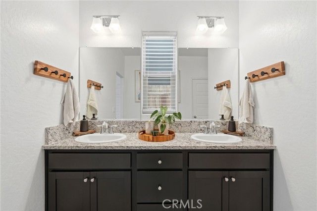 2587 W Heather, Hanford, CA 93230