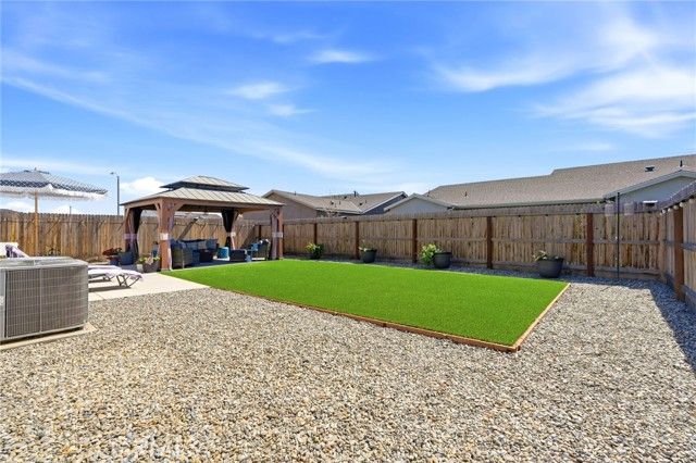 2587 W Heather, Hanford, CA 93230