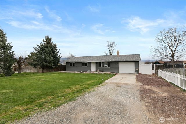 1229 Malaga Avenue, Wenatchee, WA 98801