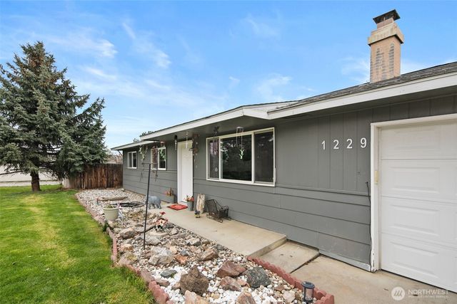 1229 Malaga Avenue, Wenatchee, WA 98801
